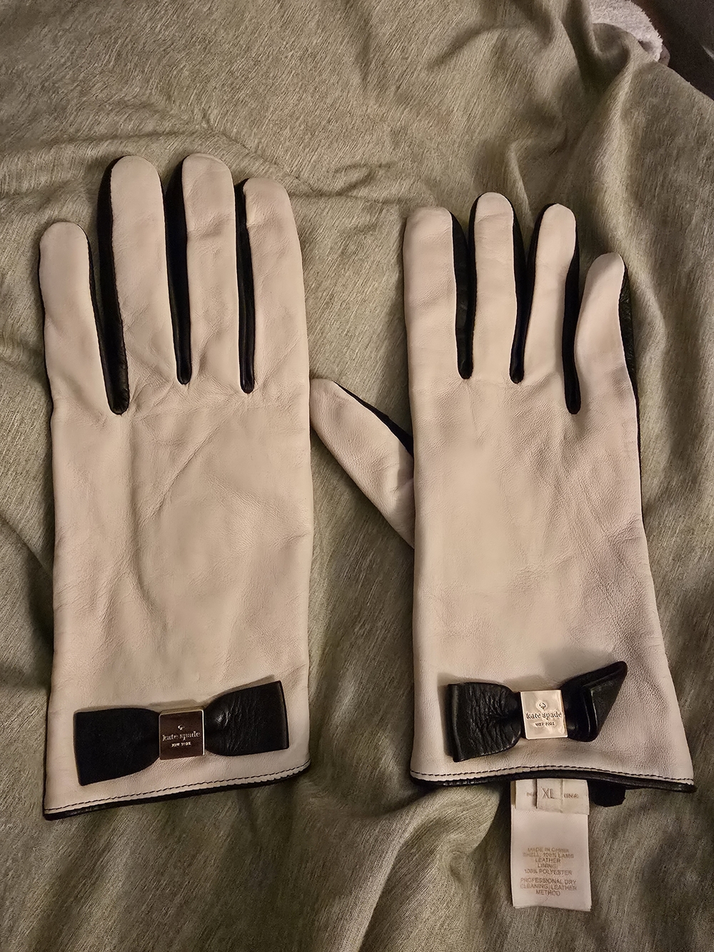 Kate Spade Cream and Black Leather Bow Gloves